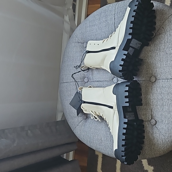 Forever 21 Womans Combat Style Boots - Picture 2 of 5